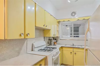 1932 W 13th Street, Brooklyn, NY 11223 - Photo 14