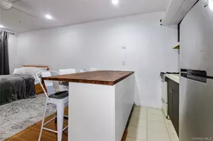 15 Canterbury Rd, Great Neck, NY 11021 - Photo 8