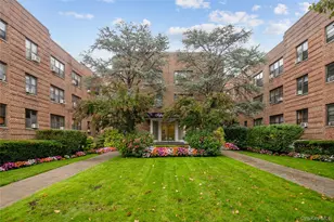 15 Canterbury Rd, Great Neck, NY 11021 - Photo 20