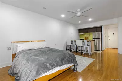 15 Canterbury Road #C10, Great Neck, NY 11021 - Photo 6