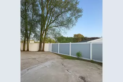 200 Saint Regis Drive, Massapequa, NY 11762 - Photo 16