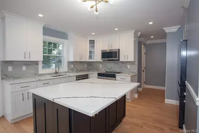87 S 31st Street, Wyandanch, NY 11798 - Photo 4