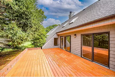 52 Admirals Drive E, Bay Shore, NY 11706 - Photo 20