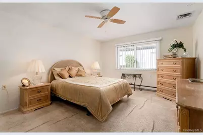 182 Strathmore Gate Drive, Stony Brook, NY 11790 - Photo 10