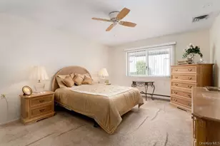 182 Strathmore Gate Dr, Stony Brook, NY 11790 - Photo 10