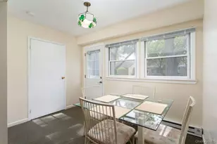 182 Strathmore Gate Dr, Stony Brook, NY 11790 - Photo 6