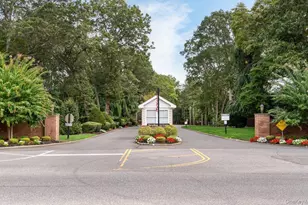 182 Strathmore Gate Dr, Stony Brook, NY 11790 - Photo 20