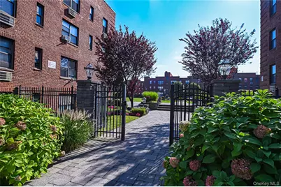 1 Jefferson Avenue #J10, Rockville Centre, NY 11570 - Photo 1