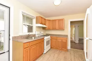 106 Grandview Ave, Great Neck, NY 11020 - Photo 10