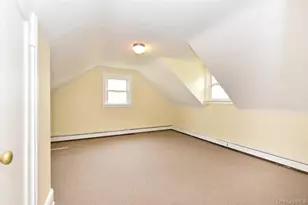 106 Grandview Ave, Great Neck, NY 11020 - Photo 20