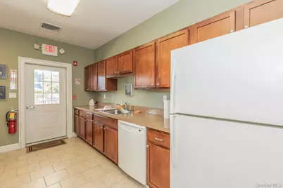 67 Stoneleigh Drive, Riverhead, NY 11901 - Photo 30