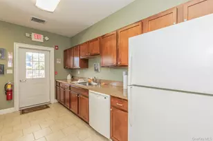 67 Stoneleigh Dr, Riverhead, NY 11901 - Photo 30