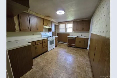 229 Rushmore Avenue, Carle Place, NY 11514 - Photo 12