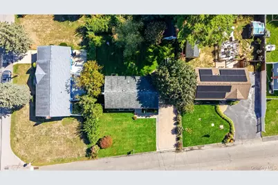 45 Lukens Avenue, Brentwood, NY 11717 - Photo 2