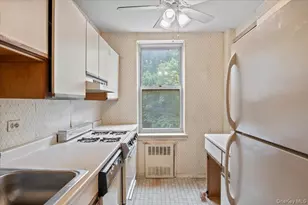 4320 Van Cortlandt Park E, Bronx, NY 10470 - Photo 10