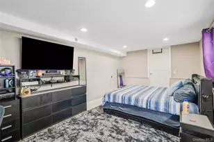 14 Dartmouth Dr, Bay Shore, NY 11706 - Photo 20