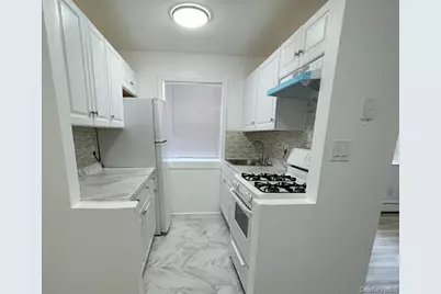 3C Hemlock Drive, Bay Shore, NY 11706 - Photo 4