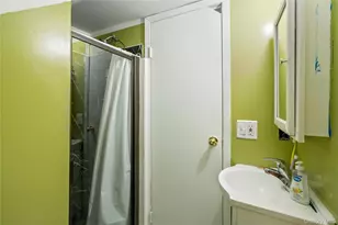 660 Rosevale Ave, Ronkonkoma, NY 11779 - Photo 6