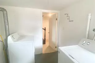 1361 Star Ave, Elmont, NY 11003 - Photo 34