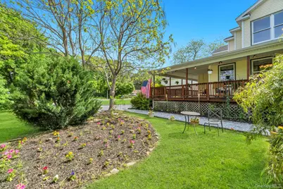 506 Moriches Middle Island Road, Manorville, NY 11949 - Photo 6