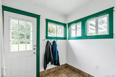 9450 Old Sound Avenue, Mattituck, NY 11952 - Photo 18