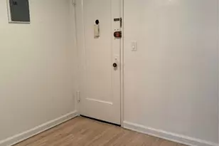 15 Canterbury Rd, Great Neck, NY 11021 - Photo 8