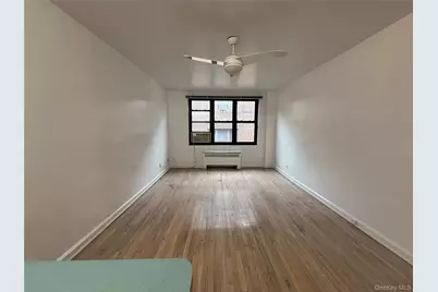 15 Canterbury Road #D13, Great Neck, NY 11021 - Photo 4