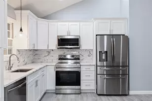 348 Hauser Ave, Holbrook, NY 11741 - Photo 6