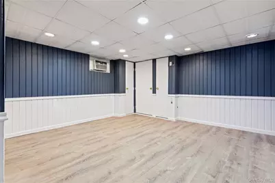 348 Hauser Avenue, Holbrook, NY 11741 - Photo 22