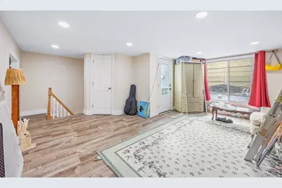 21 Thames Street, Brooklyn, NY 11206 - Photo 8