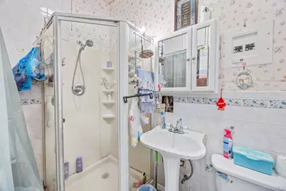 21 Thames Street, Brooklyn, NY 11206 - Photo 14