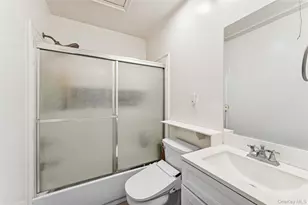 1462 Motor Pkwy, Islandia, NY 11749 - Photo 18