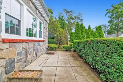 1729 Gormley Avenue, Merrick, NY 11566 - Photo 4