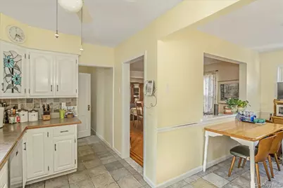 90 Jackson Road, Valley Stream, NY 11581 - Photo 12