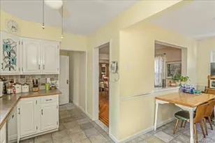 90 Jackson Rd, Valley Stream, NY 11581 - Photo 12