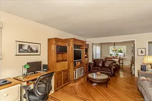 90 Jackson Rd, Valley Stream, NY 11581 - Photo 8