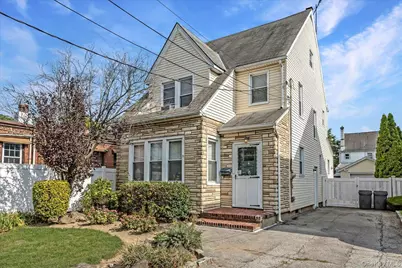 90 Jackson Road, Valley Stream, NY 11581 - Photo 2