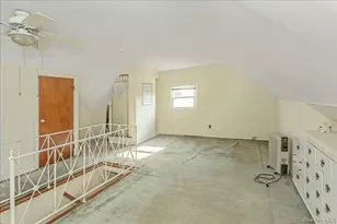 90 Jackson Rd, Valley Stream, NY 11581 - Photo 20