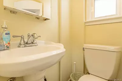 90 Jackson Road, Valley Stream, NY 11581 - Photo 14