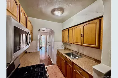 993 Duncan Street, Bronx, NY 10469 - Photo 8