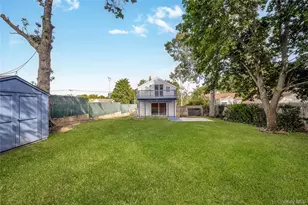 38 Woodmont Pl, Farmingville, NY 11738 - Photo 18