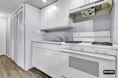 6 Mulberry Avenue, New York, NY 10314 - Photo 22