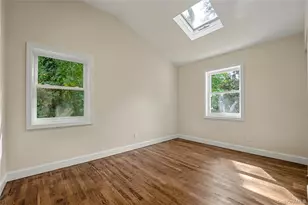 31 Perry Ln, Wheatley Heights, NY 11798 - Photo 8