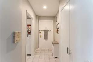 61 Maine Ave, Rockville Centre, NY 11570 - Photo 14