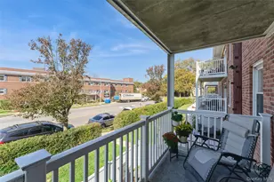 61 Maine Ave, Rockville Centre, NY 11570 - Photo 16