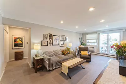 61 Maine Avenue #D14, Rockville Centre, NY 11570 - Photo 4