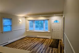 139 Pine Neck Ave, Patchogue, NY 11772 - Photo 4