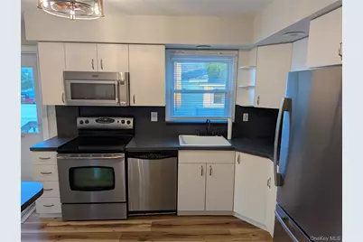 139 Pine Neck Avenue, Patchogue, NY 11772 - Photo 6