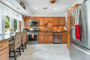 34 Raker Rd, Poughkeepsie, NY 12603 - Photo 6