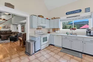 7 Eileen Cir, Jamesport, NY 11947 - Photo 10